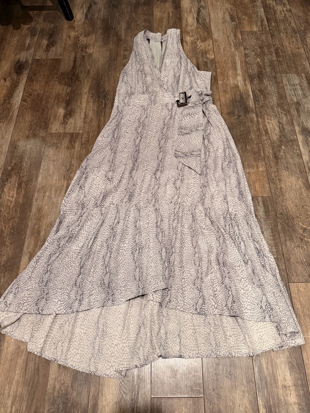 🪻Anthropologie Sleeveless High-Low Maxi Dress in Light Gray Snake-Print